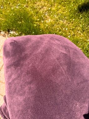 KING SIZE plush super soft, warm & cozy blanket. Apprx 90” x 80”.